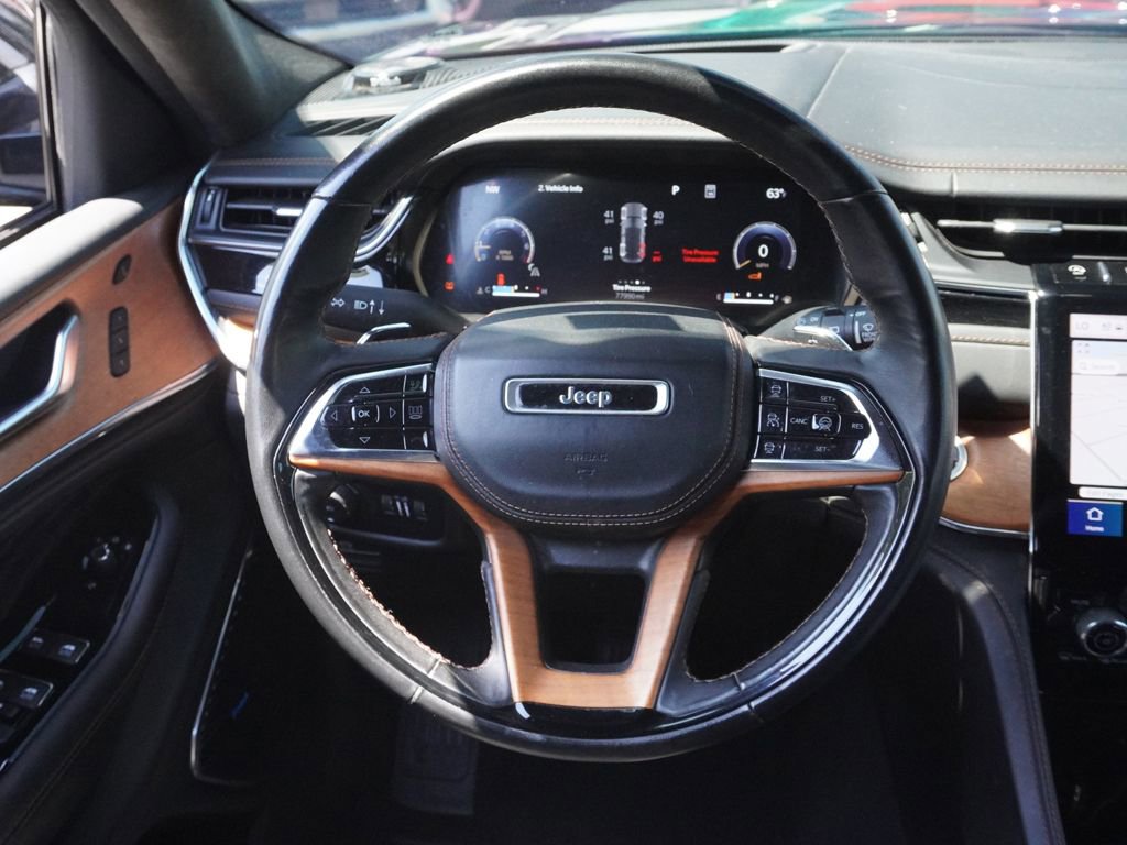 Used 2023 Jeep Grand Cherokee Summit AWD/4WD image 34