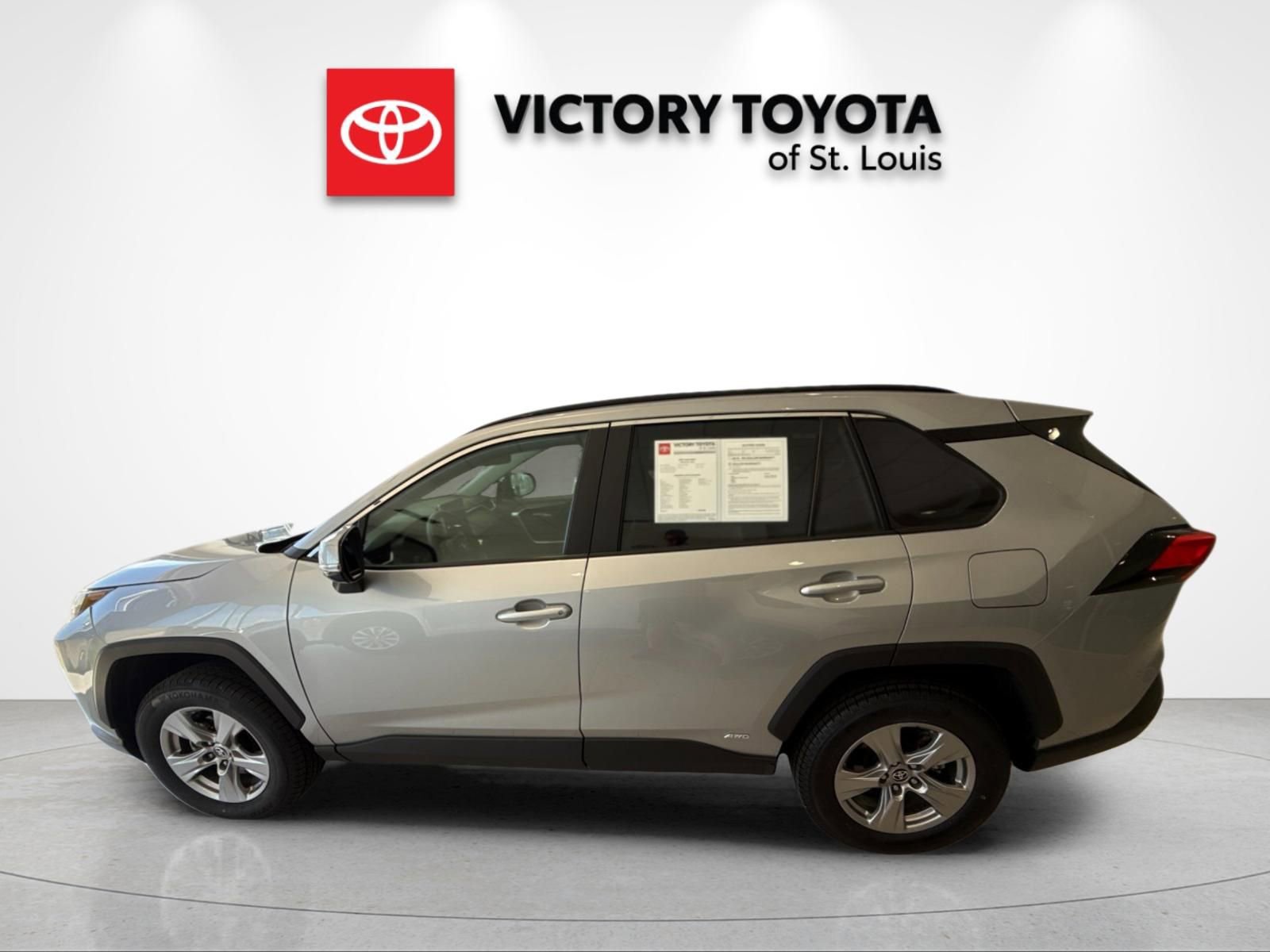 Used 2025 Toyota RAV4 XLE AWD/4WD image 6