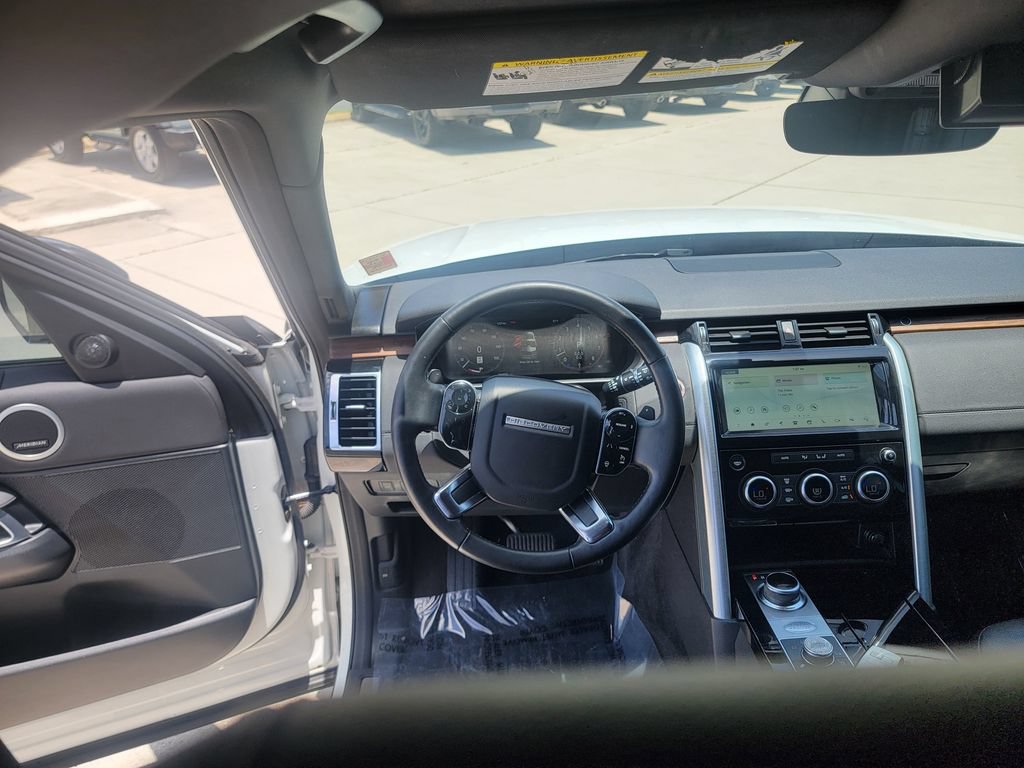 Used 2020 Land Rover Discovery HSE AWD/4WD image 19