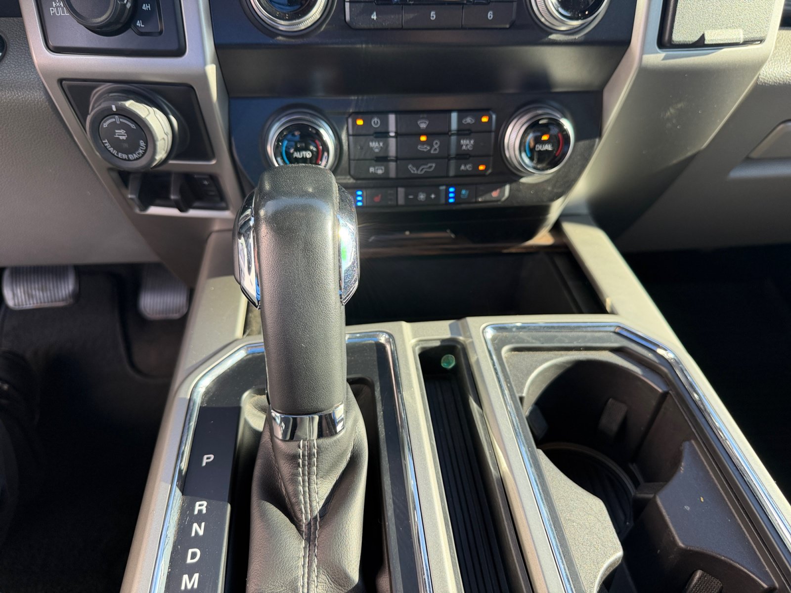 Used 2019 Ford F150 Lariat w/ Equipment Group 502A Luxury AWD/4WD image 16