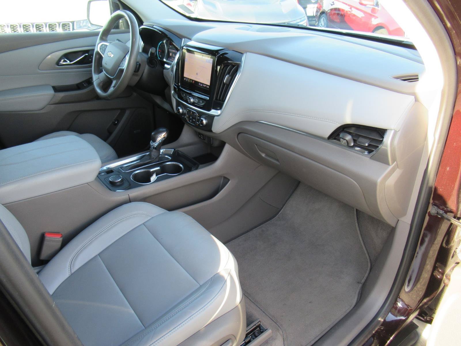Used 2021 Chevrolet Traverse LT w/ LT Premium Package AWD/4WD image 11