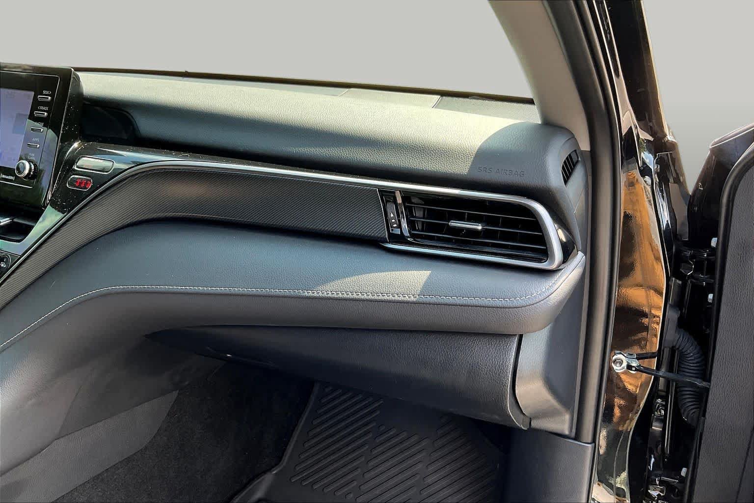 Used 2024 Toyota Camry SE w/ Convenience Package FWD image 18