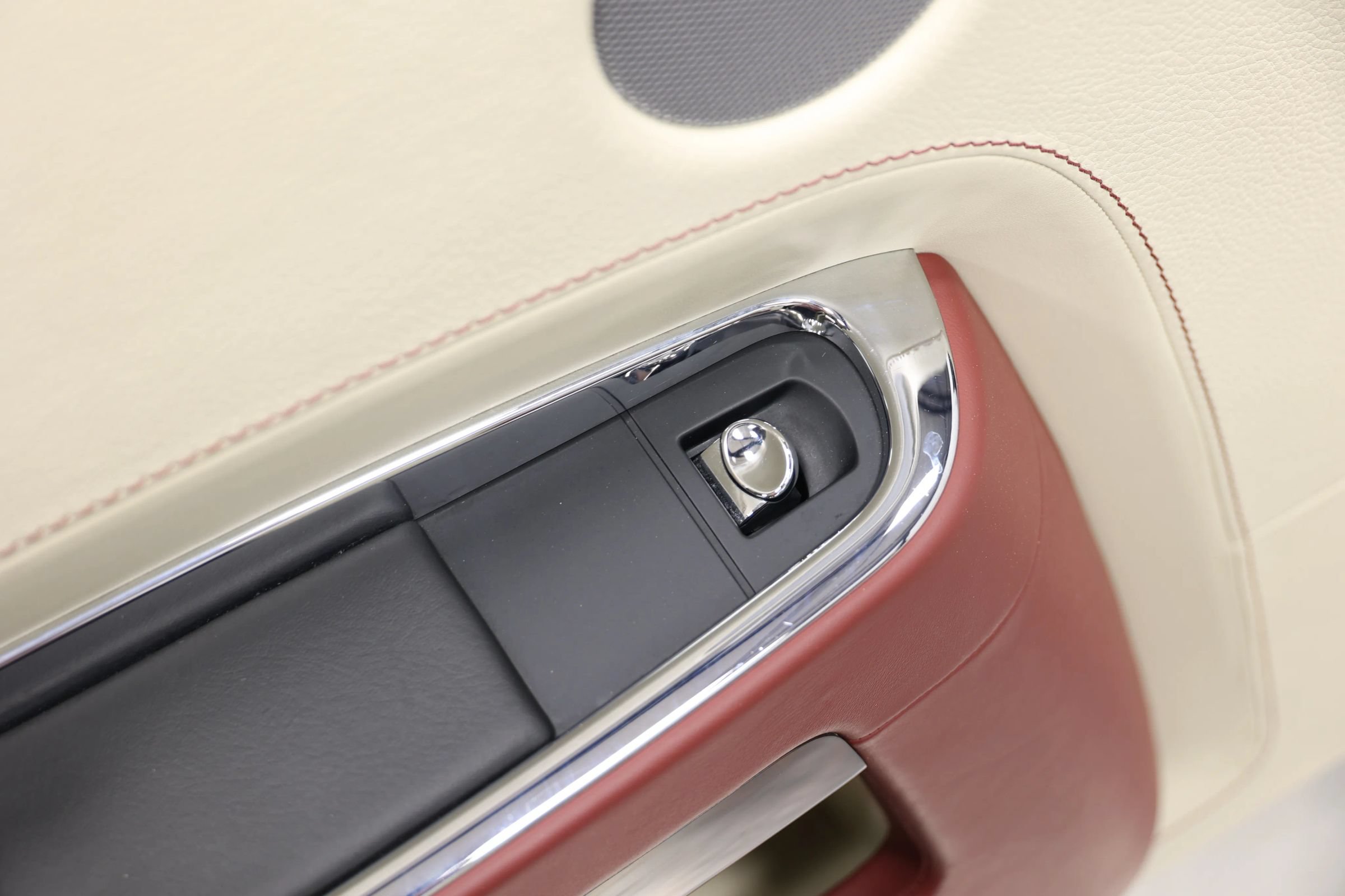 Used 2013 Rolls-Royce Ghost RWD image 55