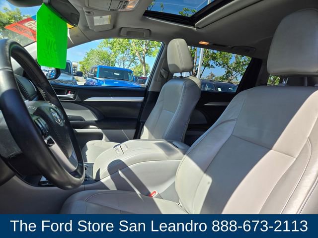 Used 2019 Toyota Highlander XLE image 11