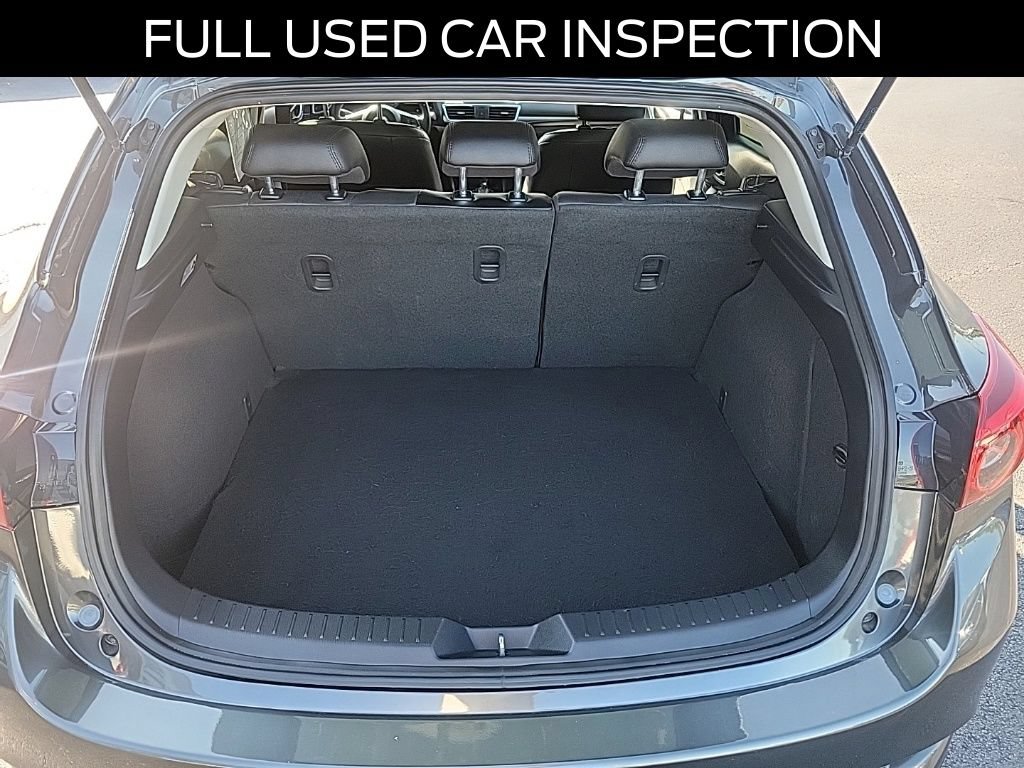 Used 2017 MAZDA MAZDA3 Grand Touring w/ Premium Equipment Package FWD image 6