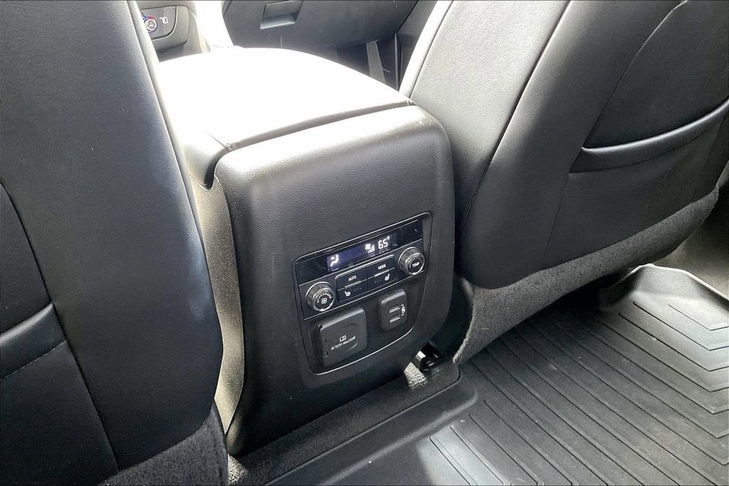 Used 2019 Buick Enclave Avenir w/ LPO, Cargo Package FWD image 34