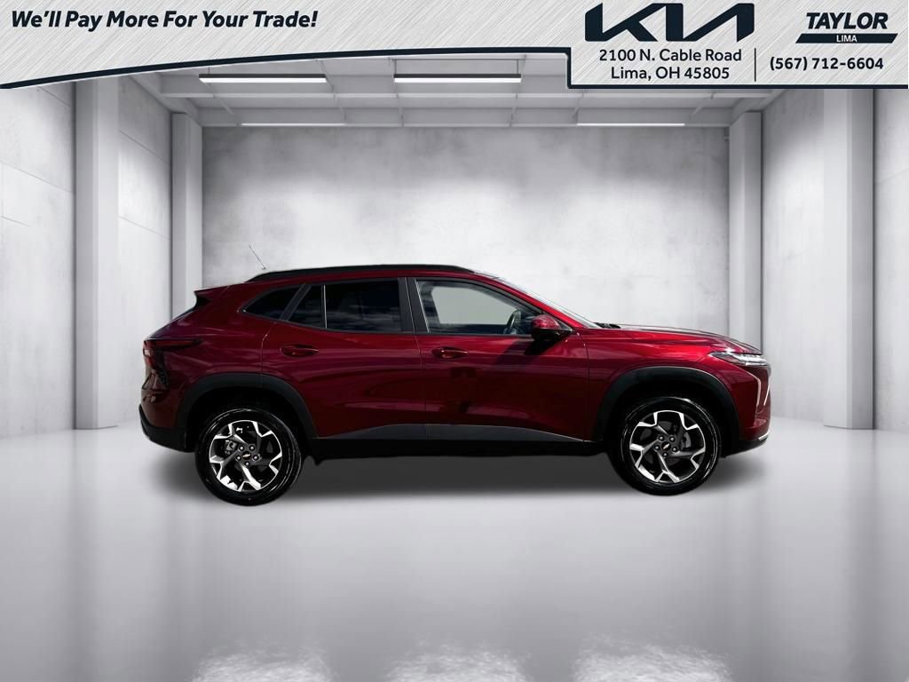 Used 2025 Chevrolet Trax LT w/ LT Convenience Package FWD image 18