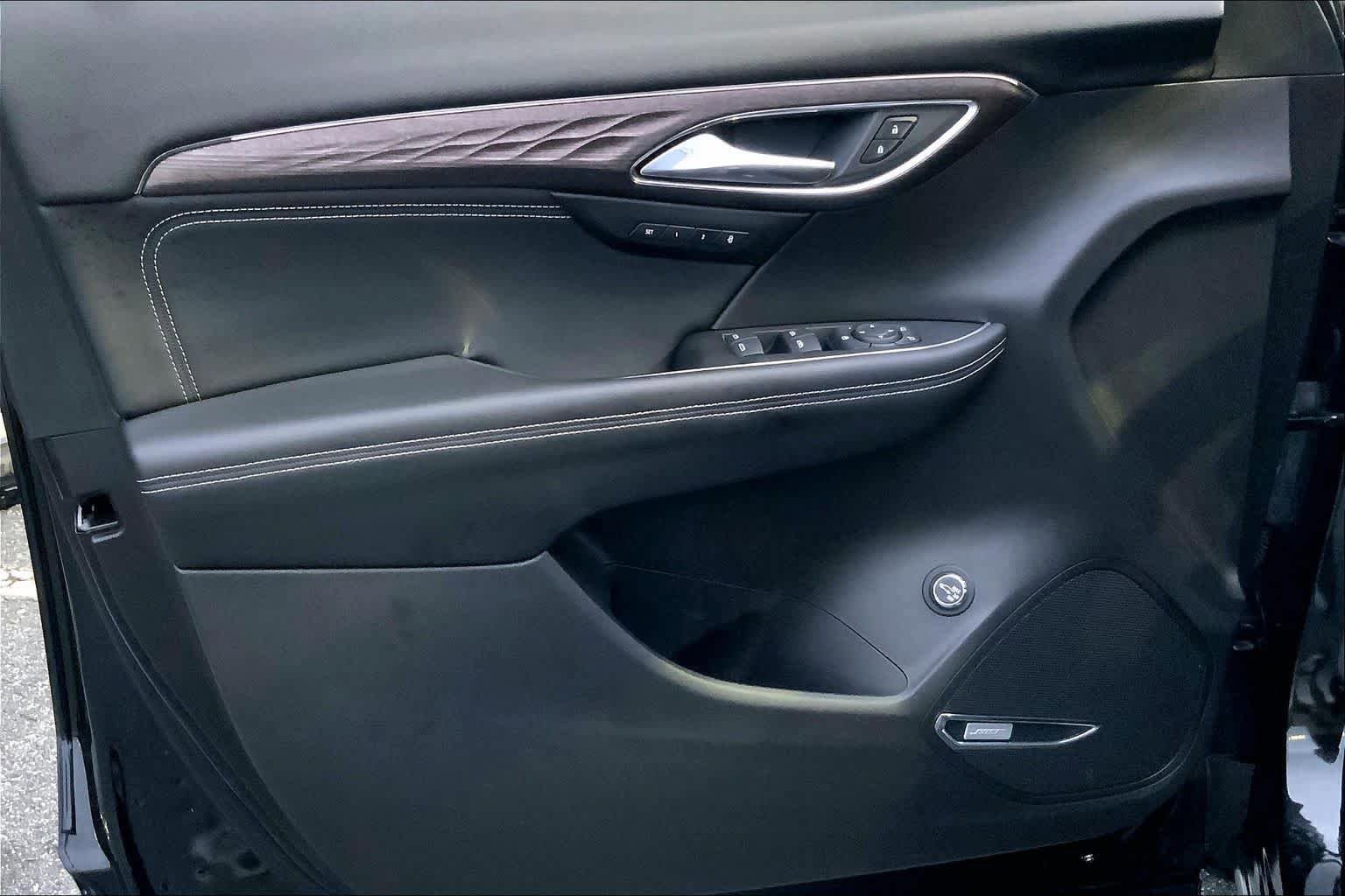 Used 2022 Buick Envision Avenir w/ Technology Package II FWD image 21