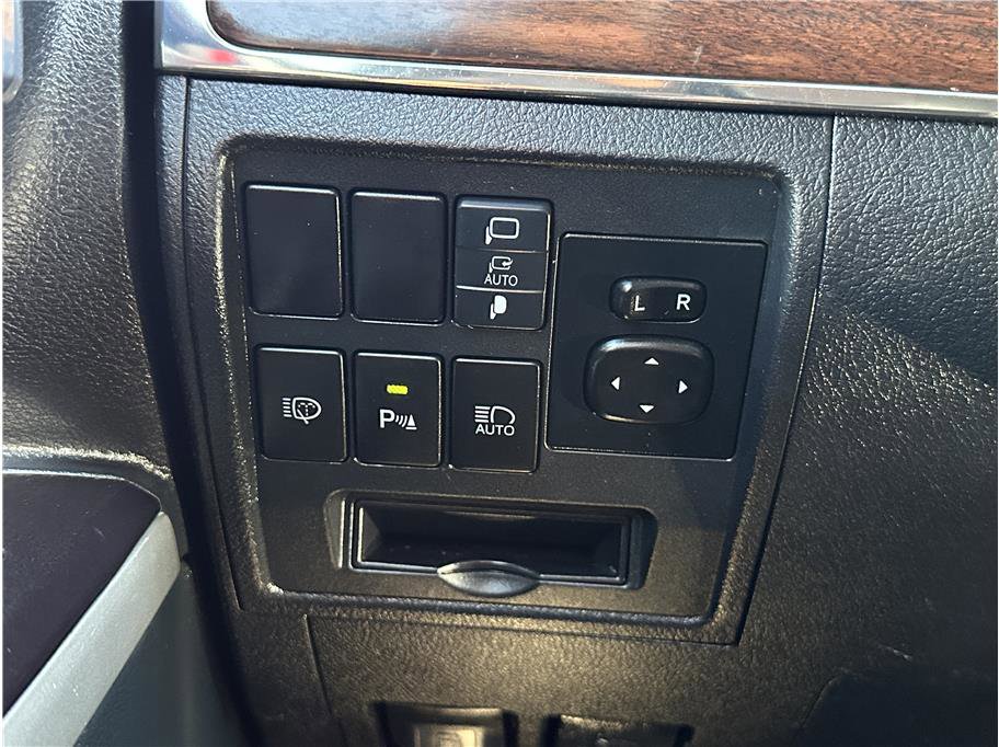 Used 2021 Toyota Land Cruiser Heritage Edition image 29