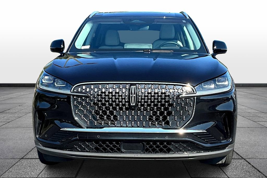 Used 2025 Lincoln Aviator Reserve w/ Illumination Package image 2