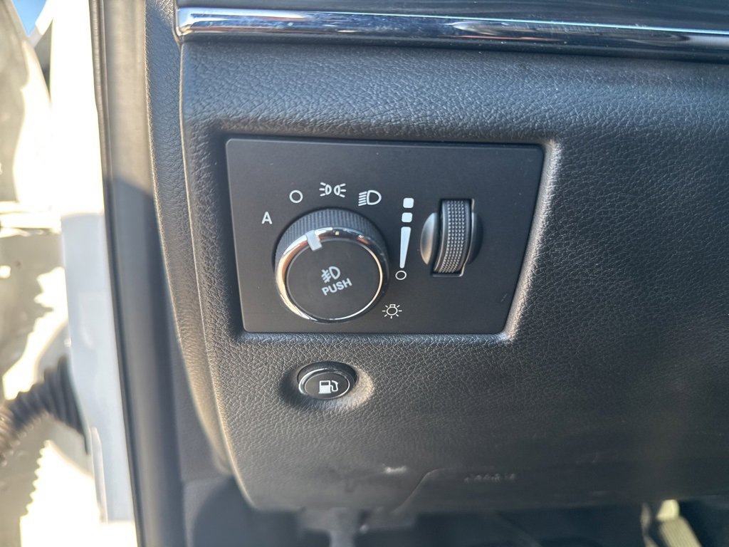 Used 2022 Jeep Grand Cherokee Limited w/ Trailer Tow Group IV image 21