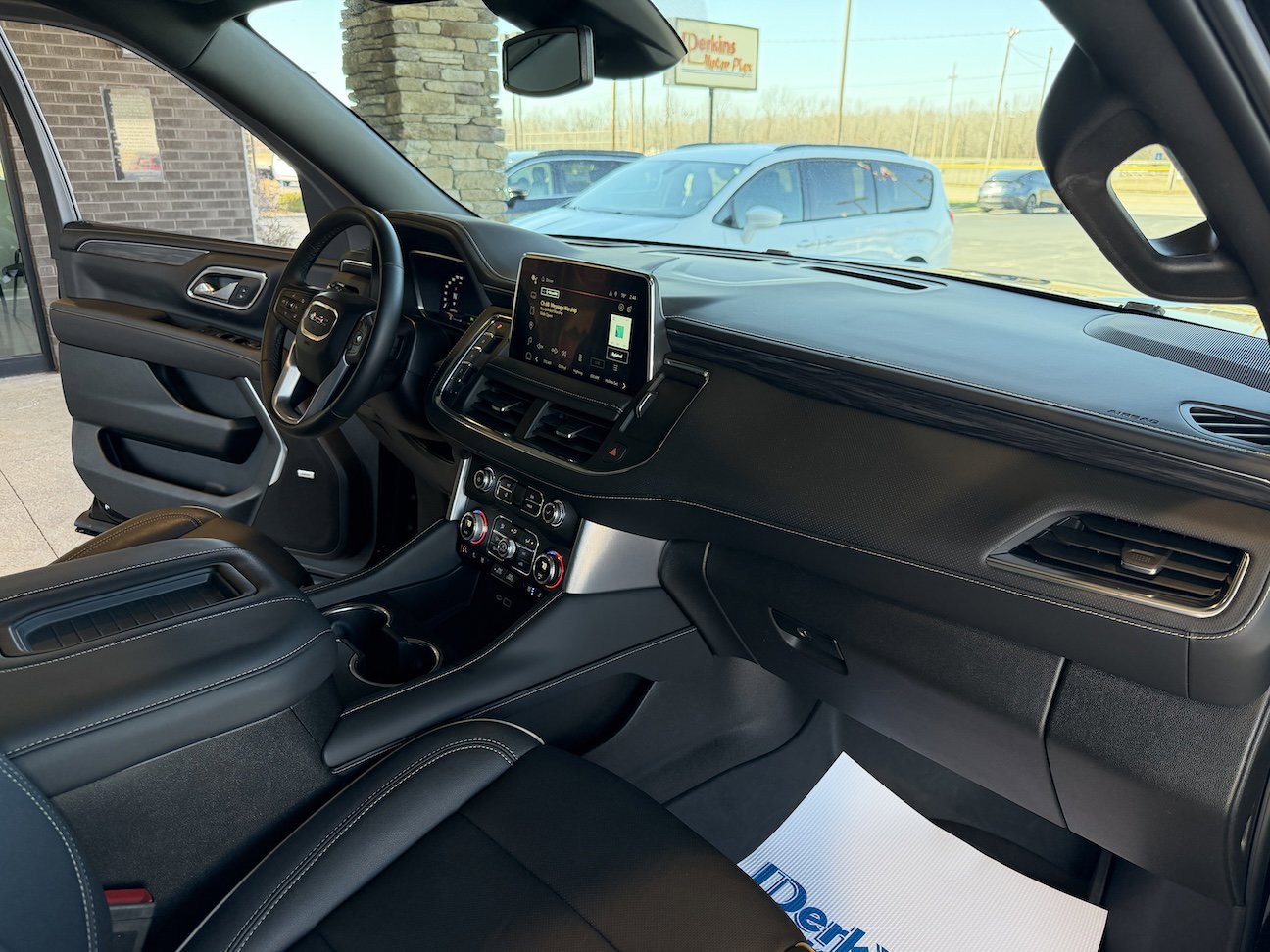 Used 2023 GMC Yukon XL SLT w/ SLT Luxury Package image 36