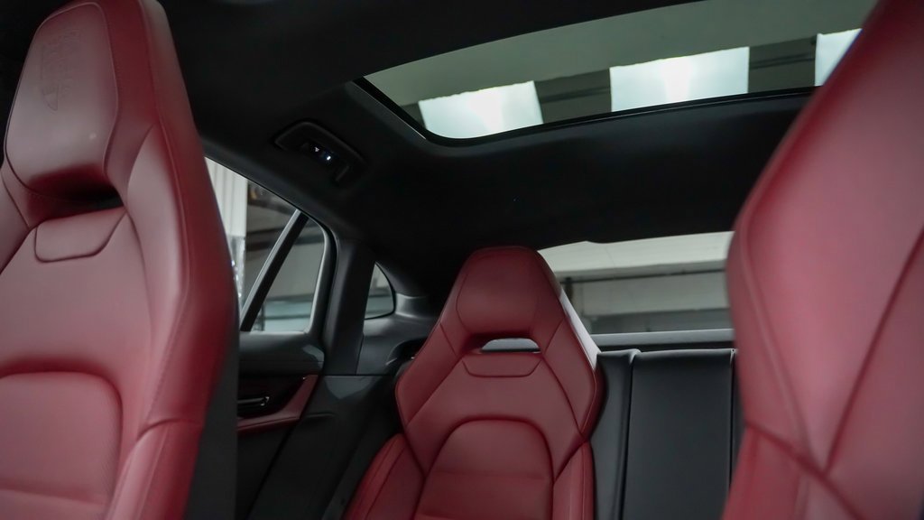 Certified 2025 Porsche Panamera 4 image 36