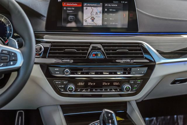 Used 2017 BMW 540i xDrive AWD/4WD image 29