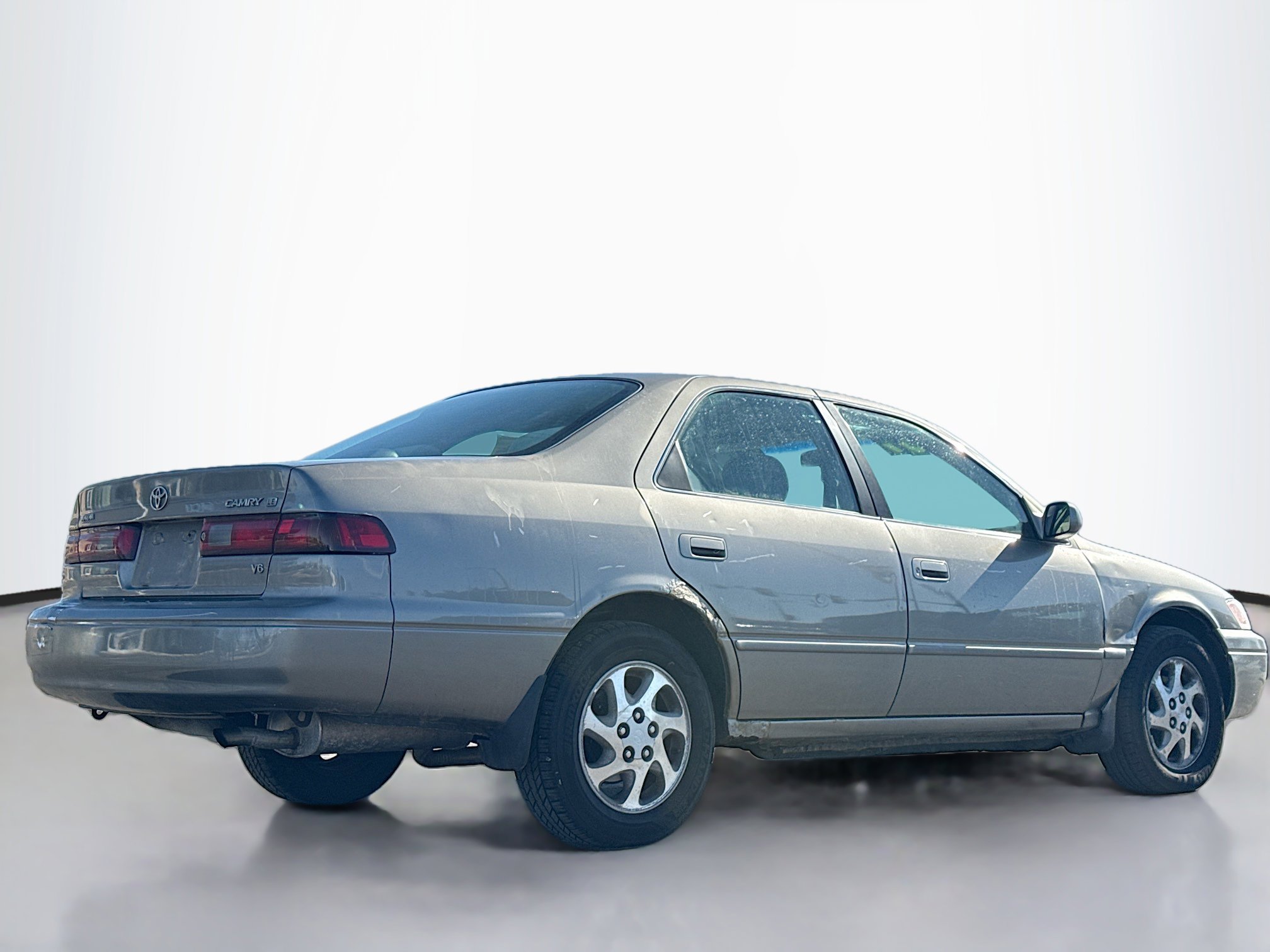 Used 1999 Toyota Camry LE image 2