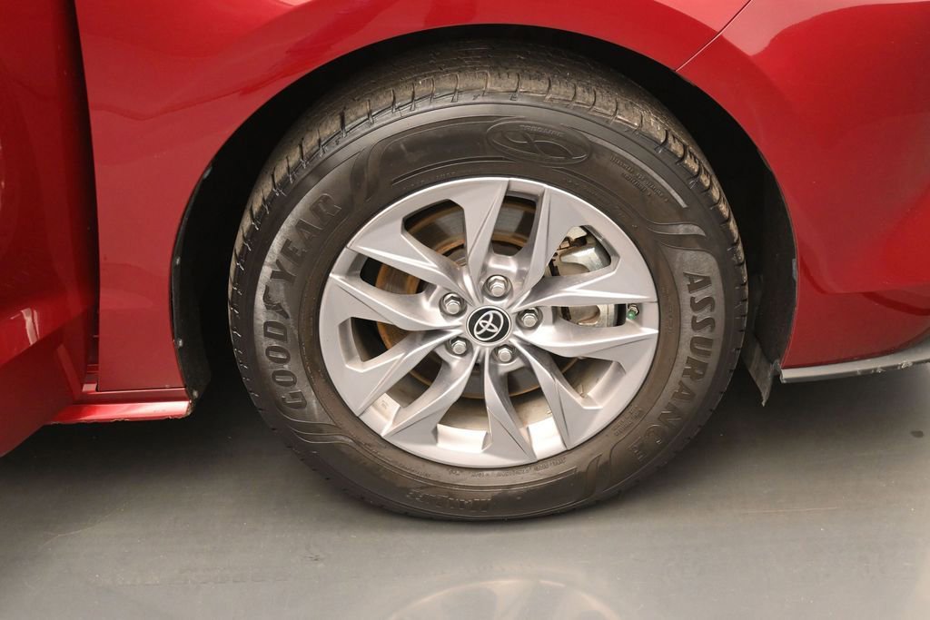 Used 2022 Toyota Sienna LE FWD image 34