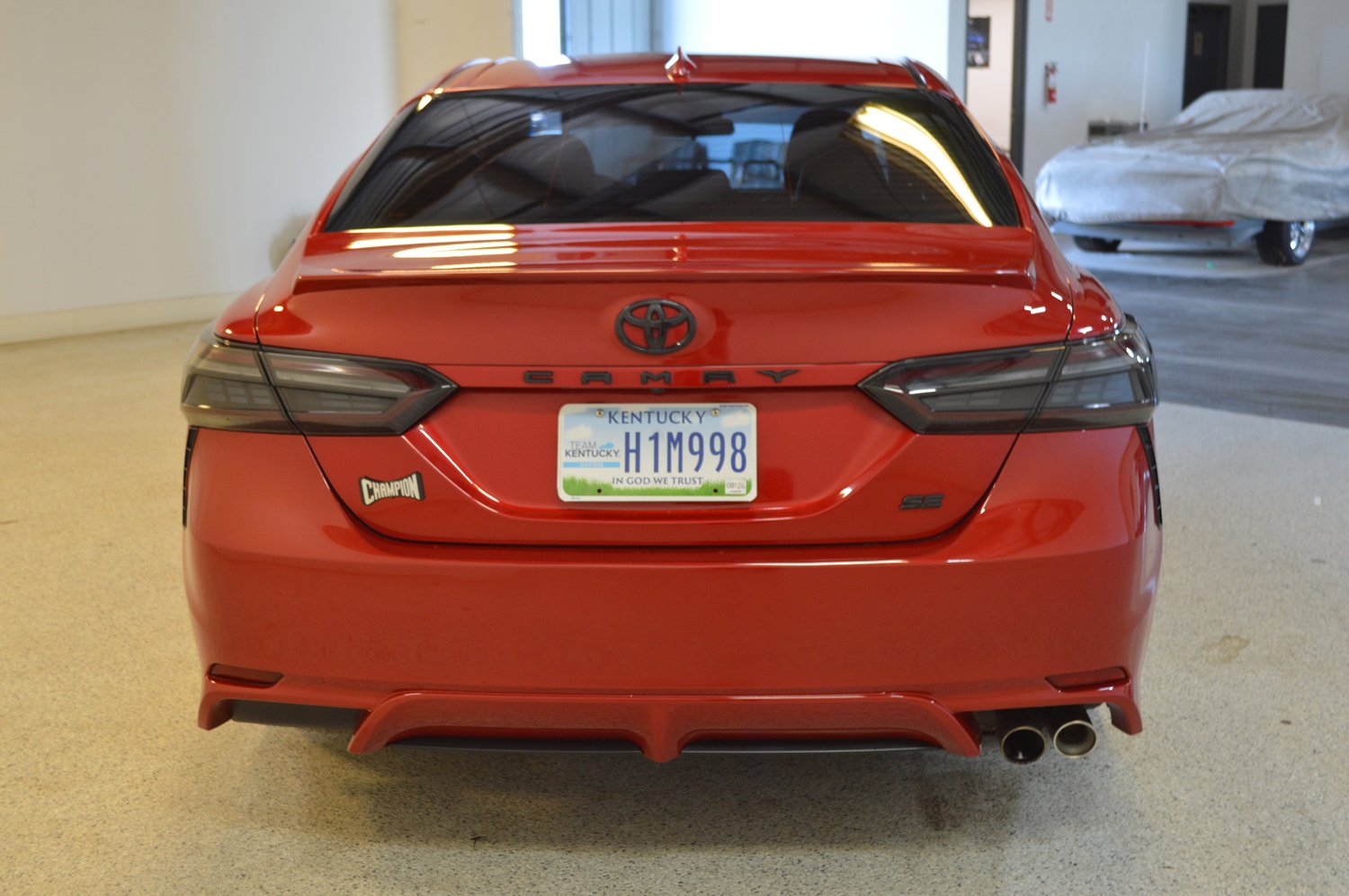 Used 2019 Toyota Camry SE FWD image 4