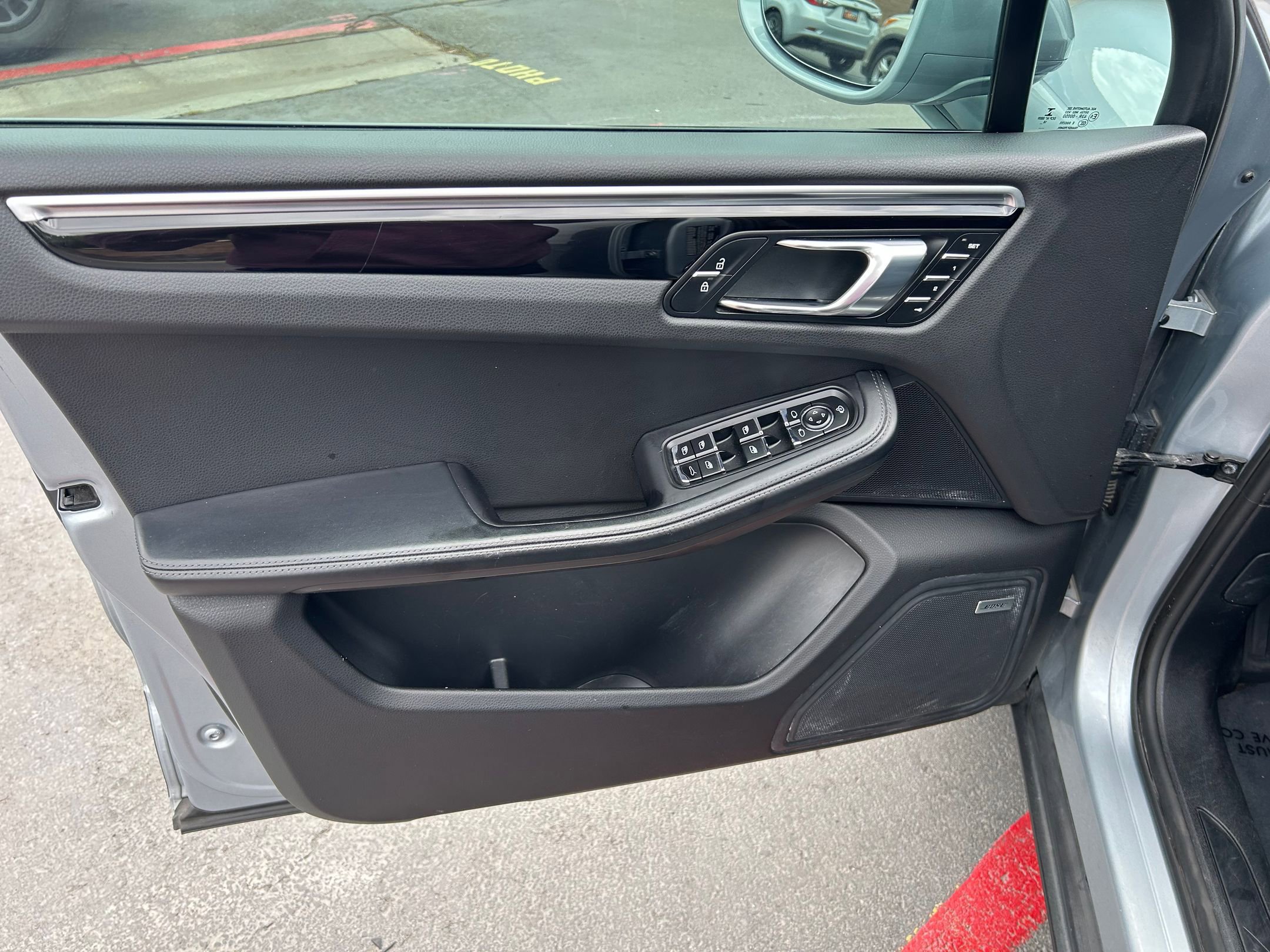 Used 2019 Porsche Macan AWD/4WD image 10