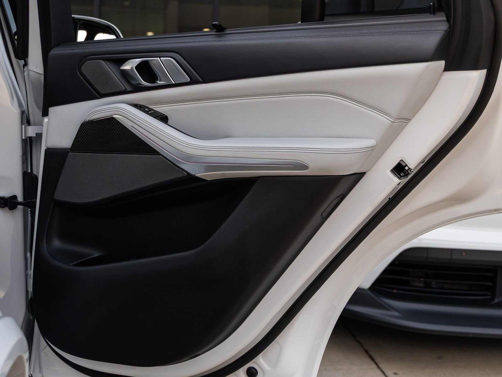 Used 2022 BMW X5 M w/ Executive Package image 39