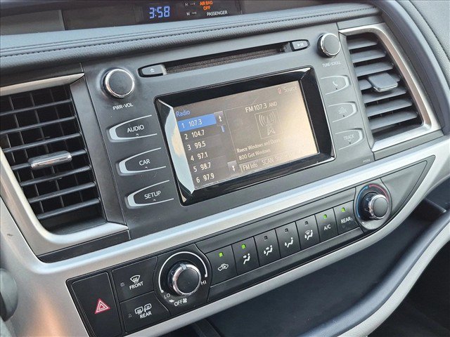 Used 2017 Toyota Highlander LE FWD image 14