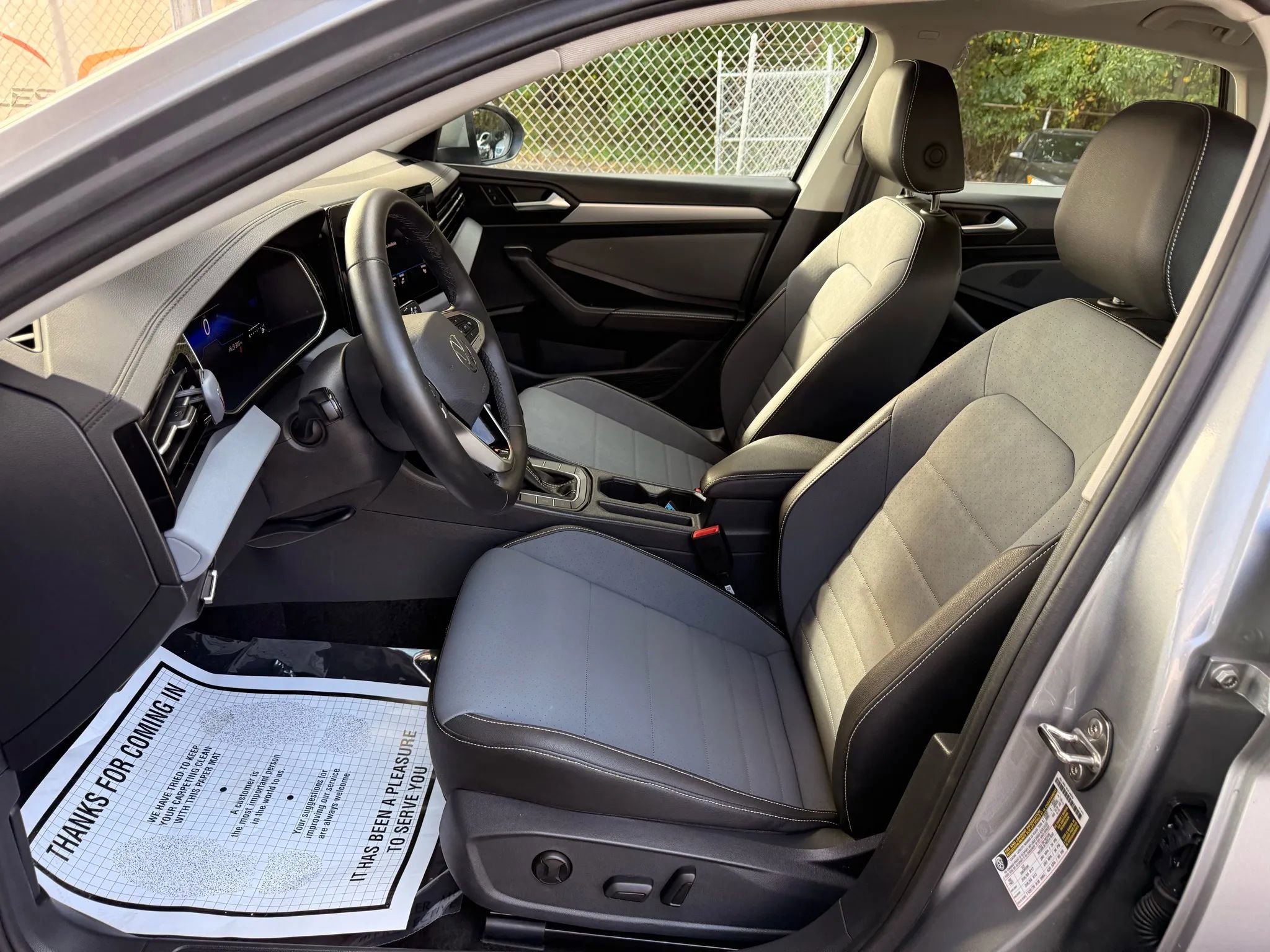 Used 2025 Volkswagen Jetta SE image 64