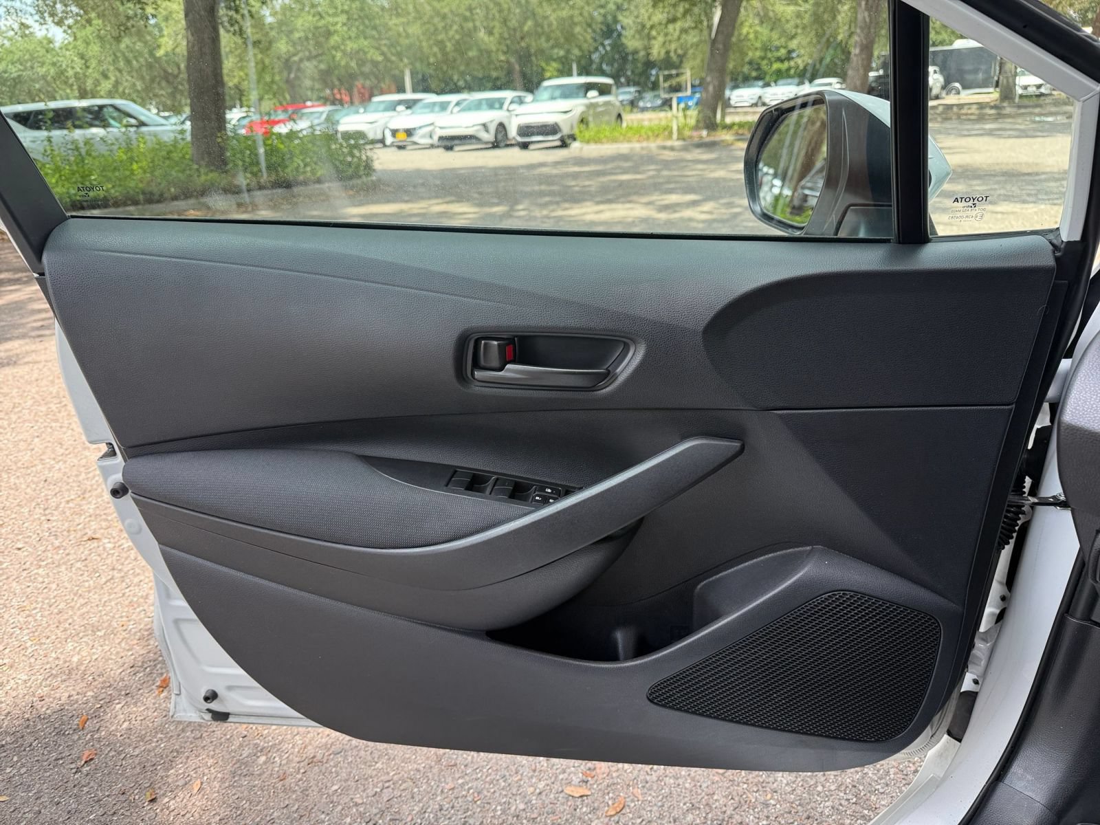 Used 2025 Toyota Corolla LE FWD image 19