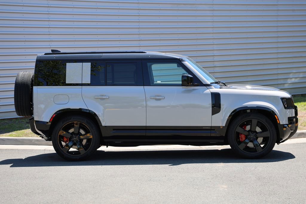 New 2026 Land Rover Defender 110 X AWD/4WD image 5