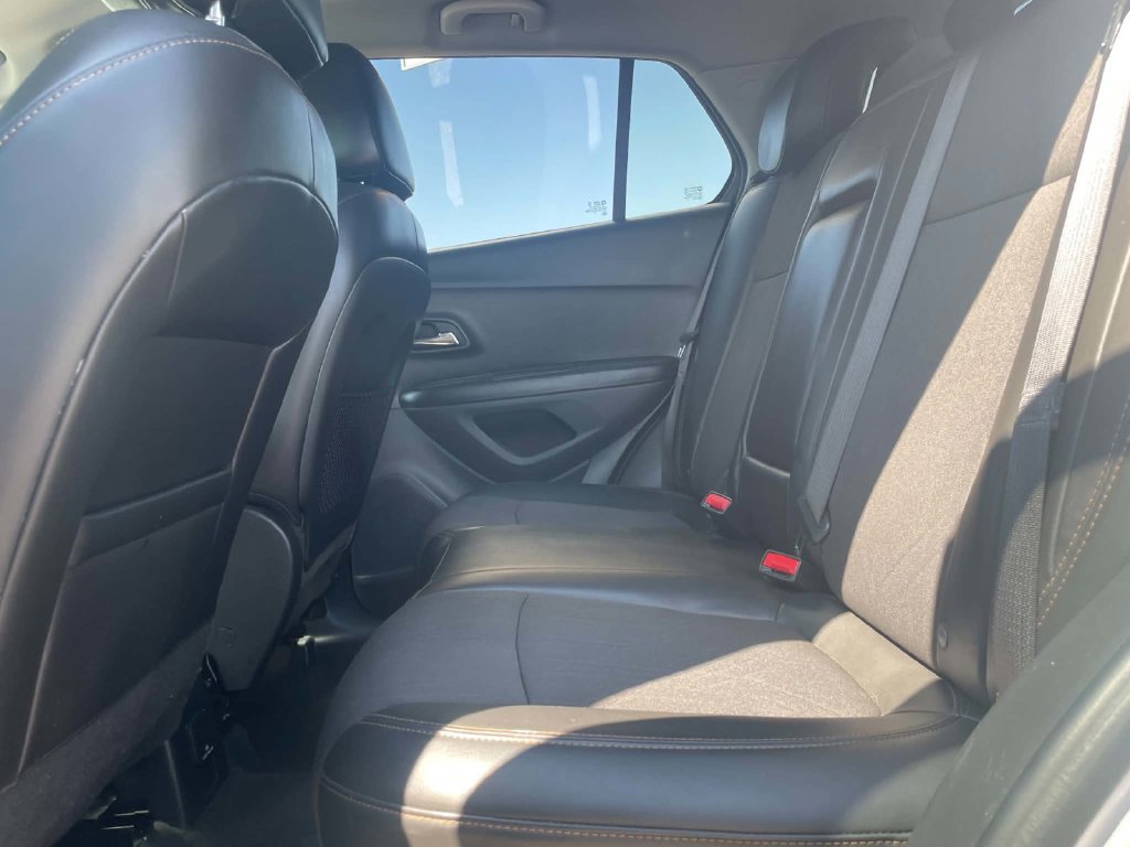 Used 2021 Chevrolet Trax LT w/ Sport Edition FWD image 24