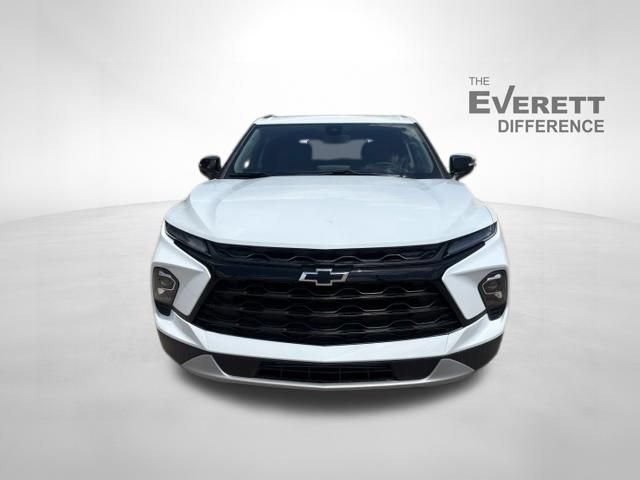 New 2026 Chevrolet Blazer LT w/ Midnight/Sport Edition FWD image 2