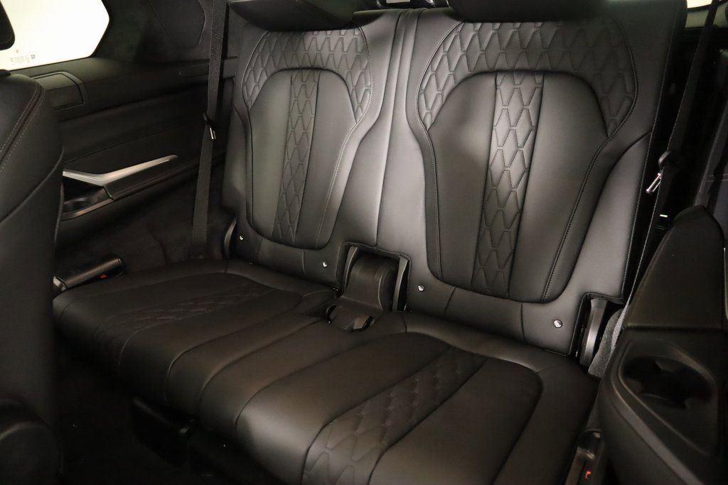 New 2025 BMW X7 M60i image 14