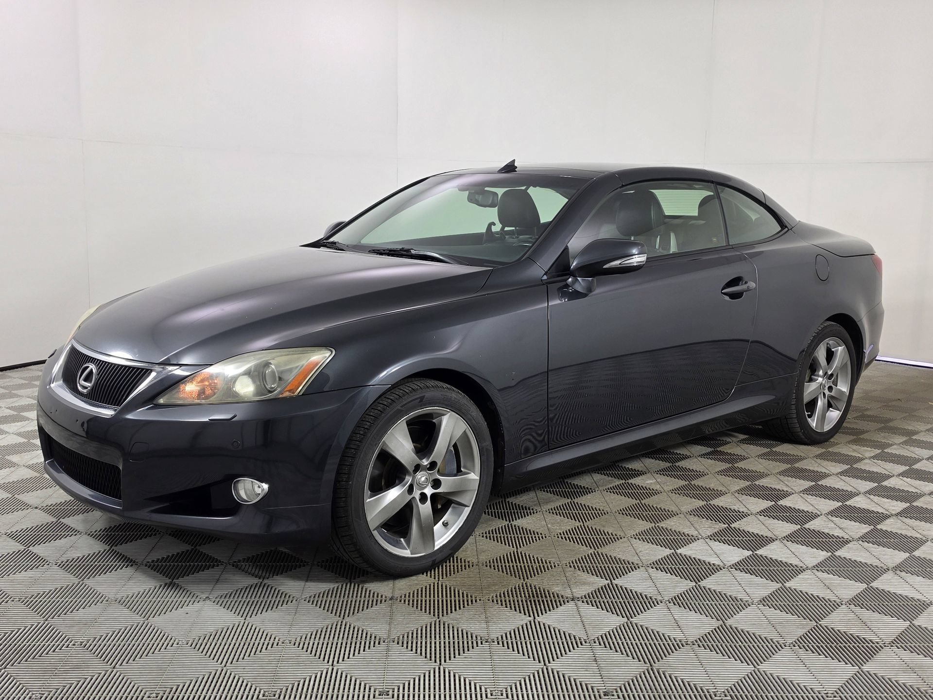 Used 2010 Lexus IS 350C RWD image 3