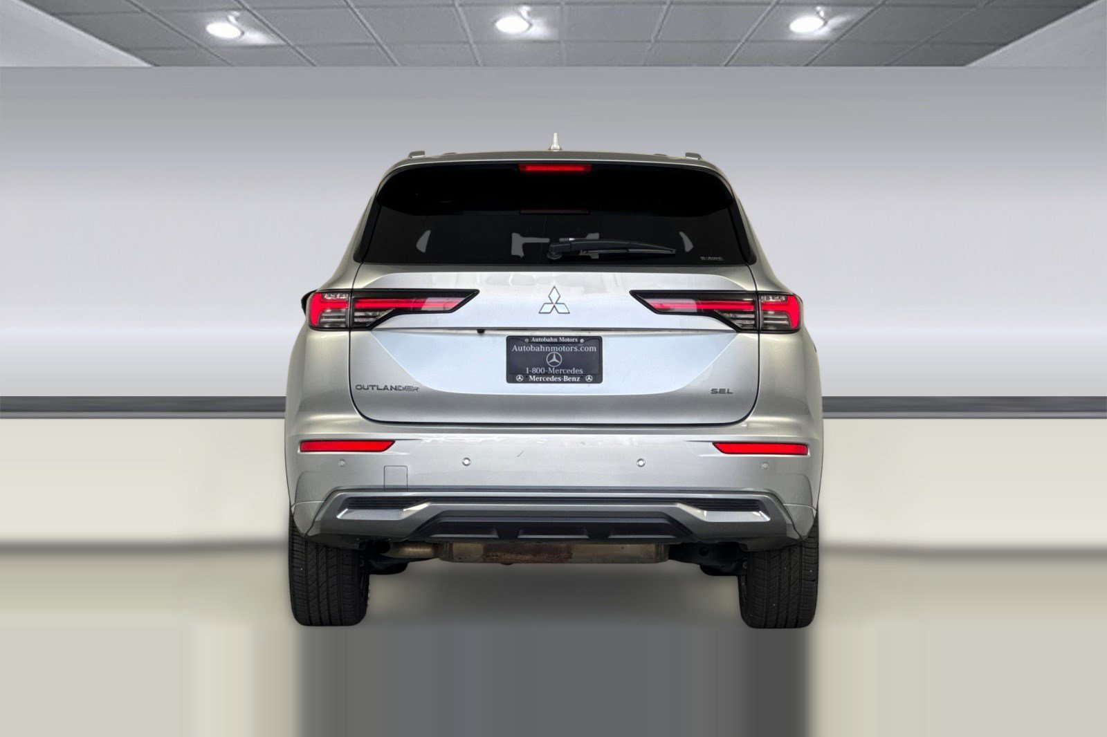 Used 2025 Mitsubishi Outlander SEL image 9