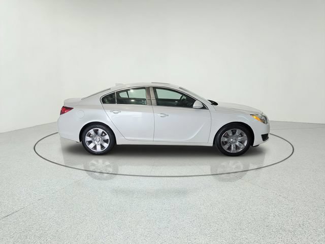 Used 2017 Buick Regal Premium w/ Driver Confidence Package #1 FWD image 2