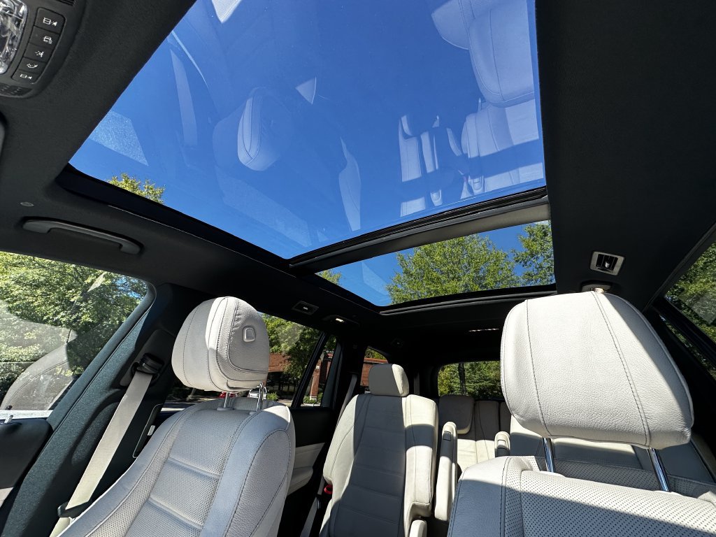 Certified 2025 Mercedes-Benz GLS 450 4MATIC image 33