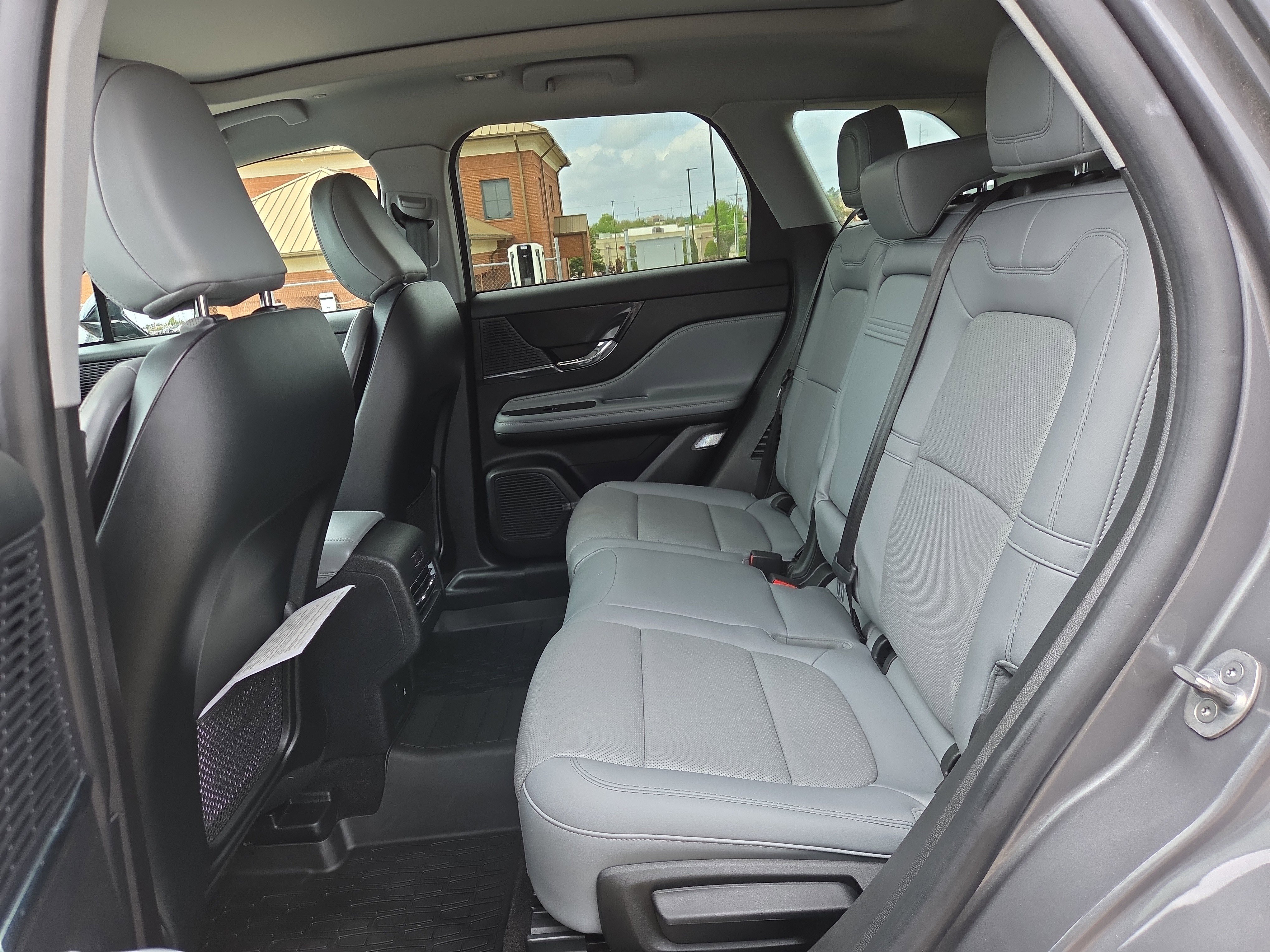 Used 2022 Lincoln Corsair AWD w/ Premium Package image 11