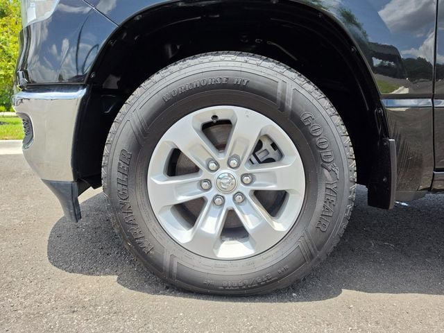 Used 2024 RAM 1500 Laramie AWD/4WD image 14