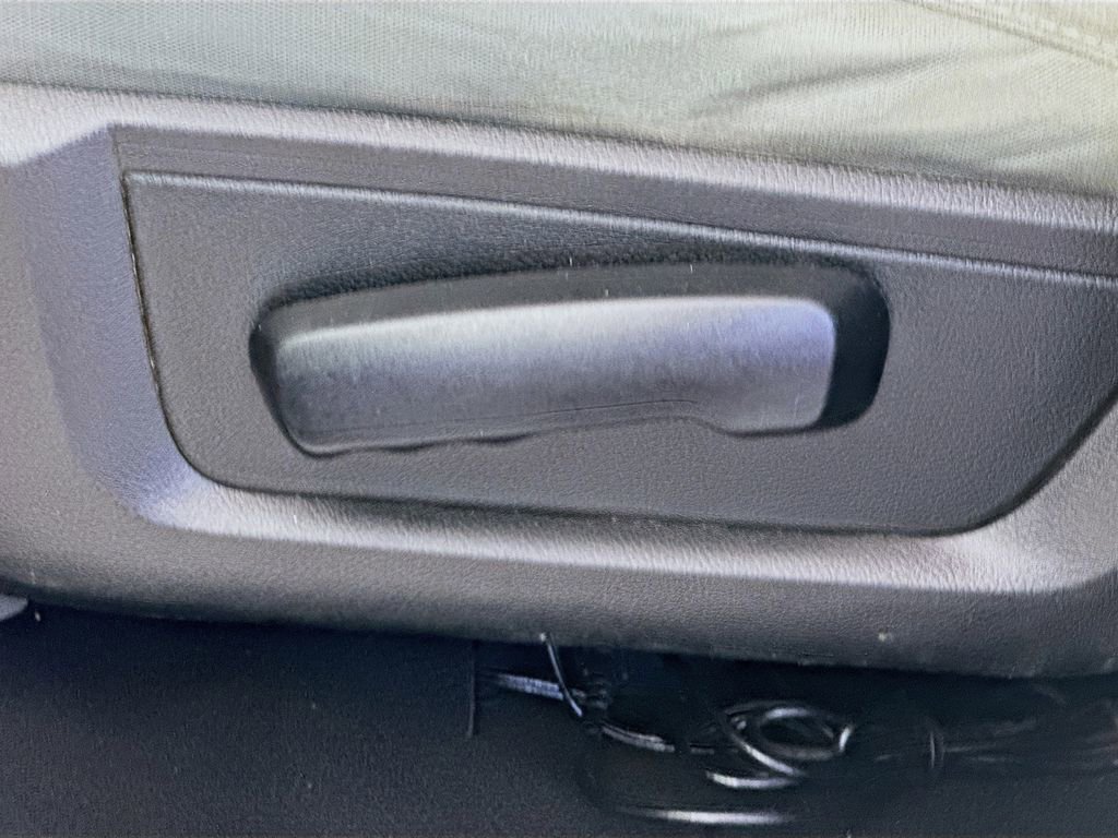 Used 2018 RAM 2500 Tradesman w/ Chrome Appearance Group image 21