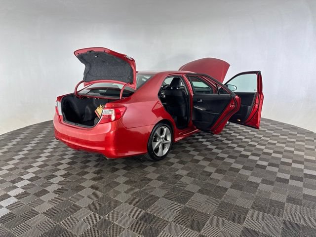 Used 2012 Toyota Camry SE FWD image 14