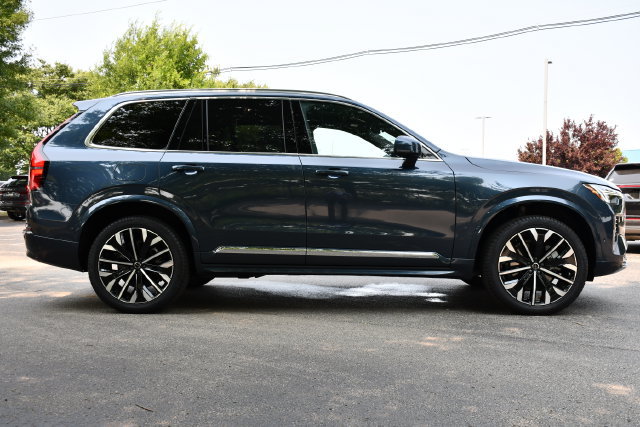 New 2026 Volvo XC90 B5 Plus w/ Protection Package Premier AWD/4WD image 8