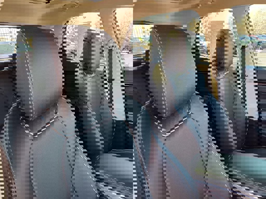 Used 2023 Genesis GV70 2.5T Advanced w/ Advanced Package image 21