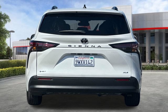 Certified 2026 Toyota Sienna XLE FWD image 6