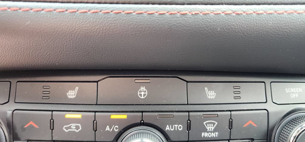 Used 2025 Dodge Durango GT AWD/4WD image 33