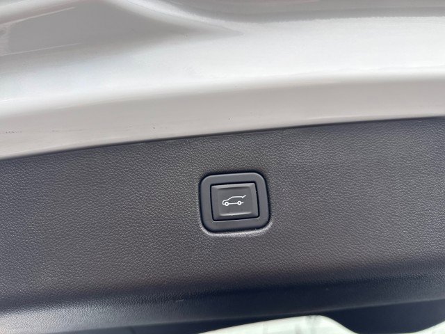 Used 2024 Chevrolet Blazer LT w/ Convenience Package image 16