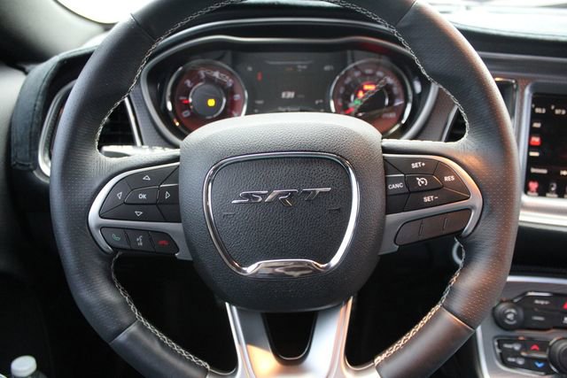 Used 2016 Dodge Challenger SRT Hellcat image 11