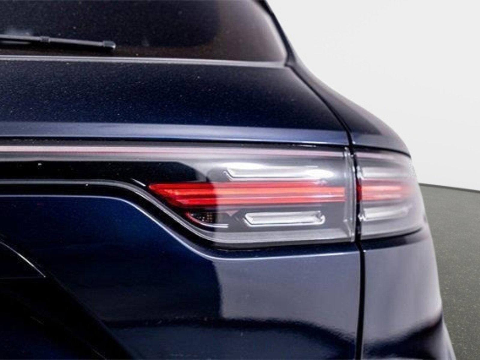 Used 2022 Porsche Cayenne S image 14