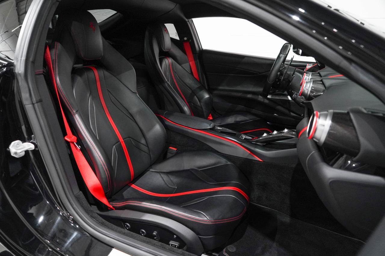 Used 2019 Ferrari 812 Superfast RWD image 17