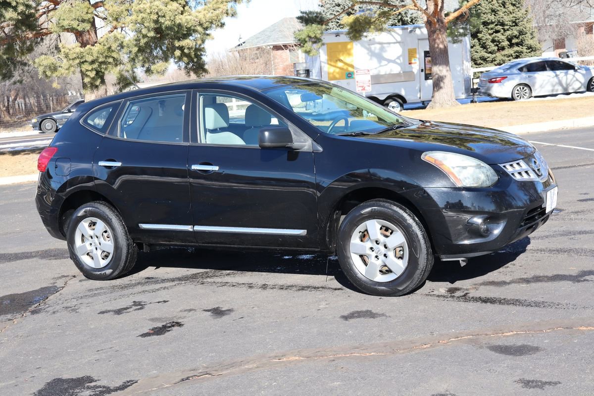 Used 2014 Nissan Rogue S image 2