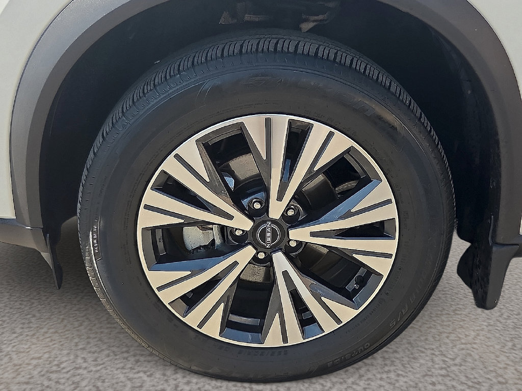 Used 2022 Nissan Rogue SV w/ SV Premium Package FWD image 8