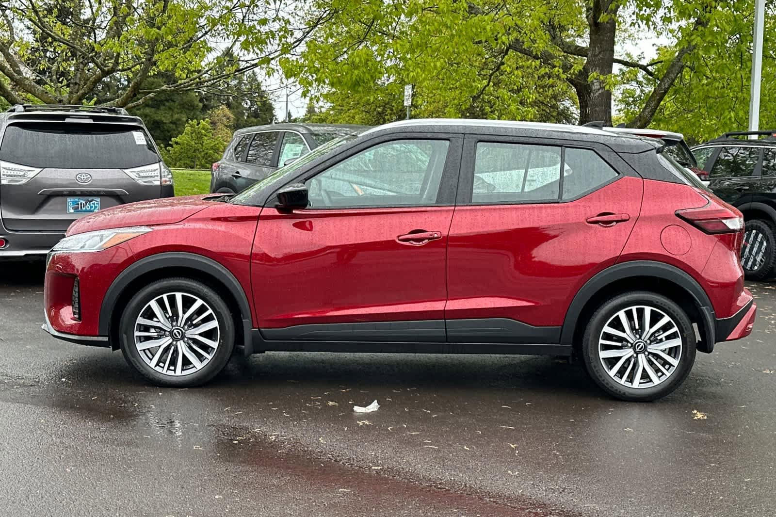 Used 2024 Nissan Kicks SV FWD image 5