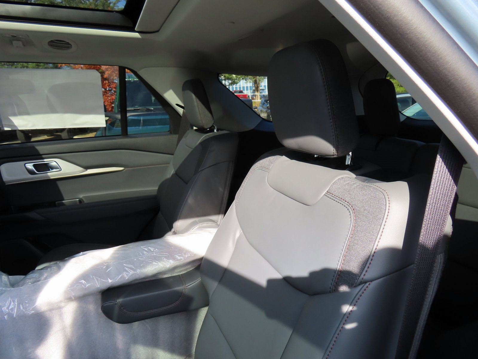 New 2026 Ford Explorer Active image 16